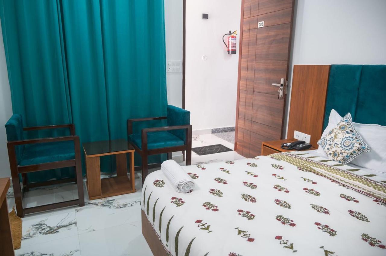The Vinayak By Le Pension Stays Rishikesh Exterior photo