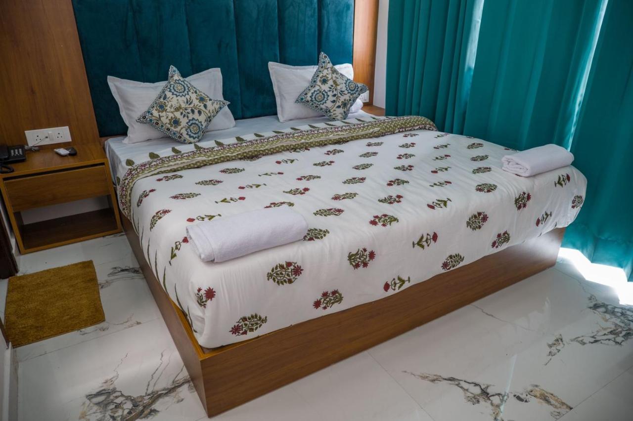 The Vinayak By Le Pension Stays Rishikesh Exterior photo