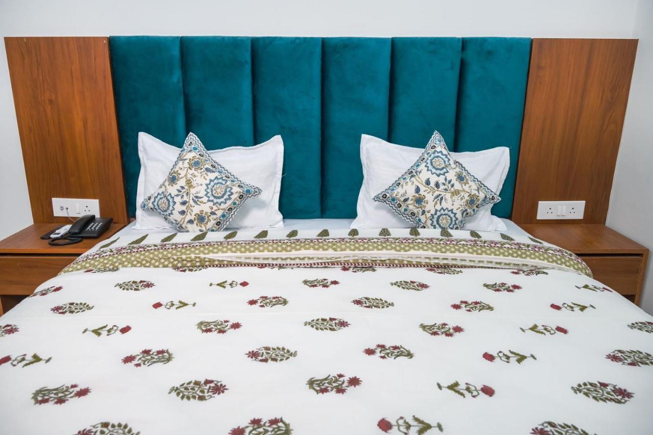The Vinayak By Le Pension Stays Rishikesh Exterior photo